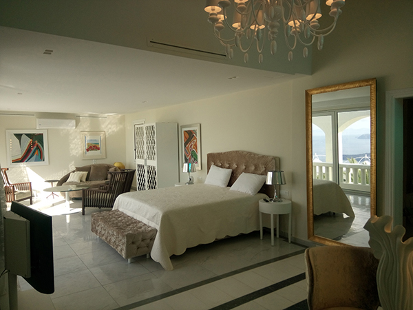 "Gem" bride bedroom