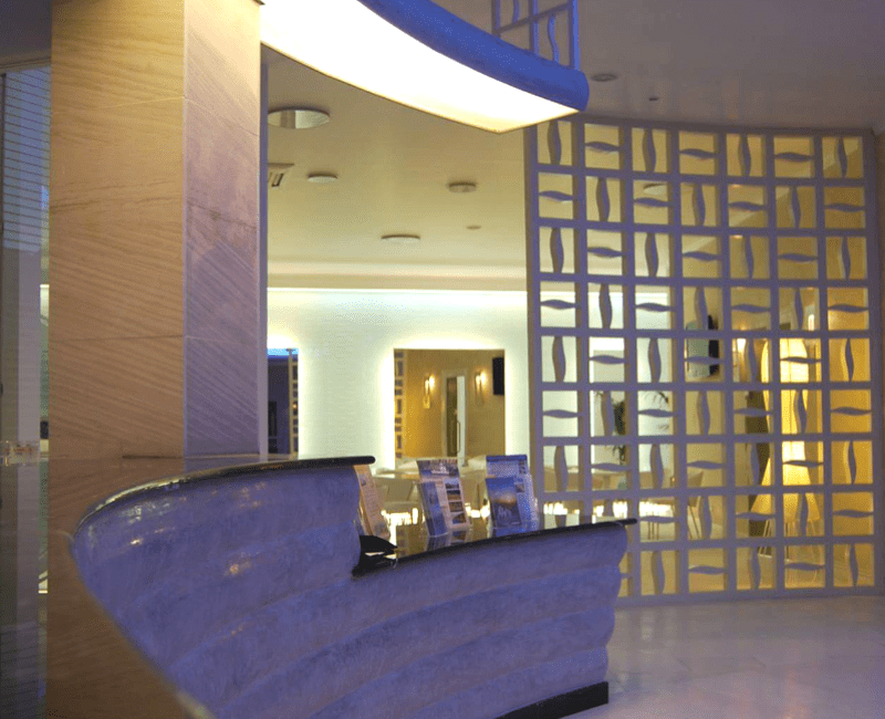 "La mer " Reception front desk