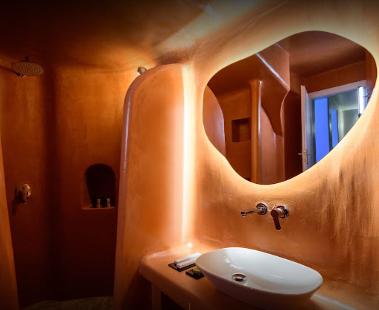 Suite bathroom